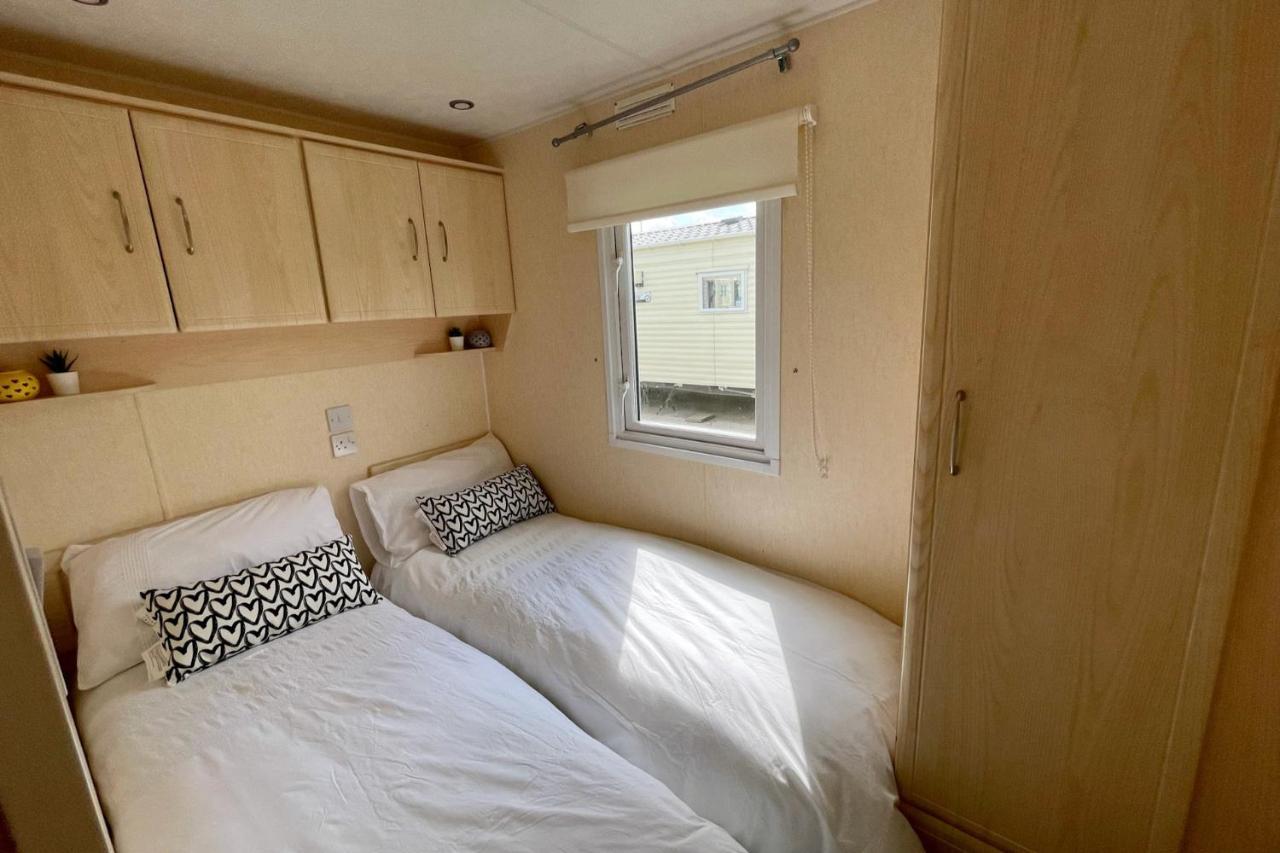 Modern Holiday Home #Skipsea Sands Static Hire Exterior photo