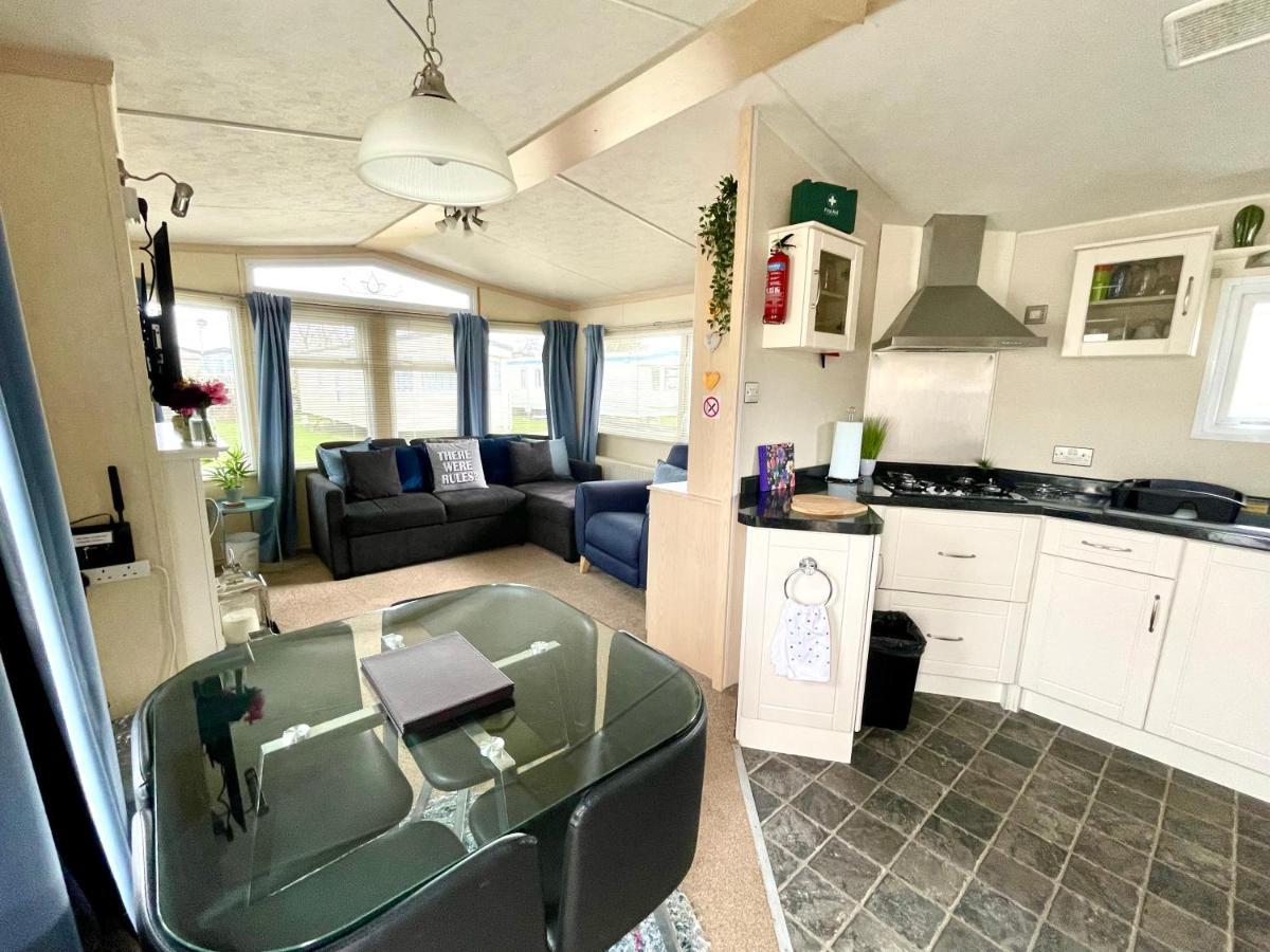 Modern Holiday Home #Skipsea Sands Static Hire Exterior photo
